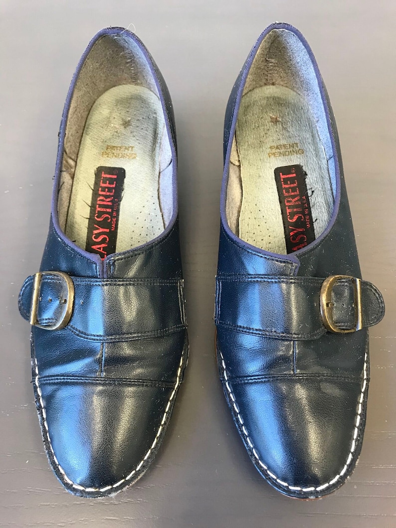 Vintage 1960s Easy Street Navy Blue Leather Shoes Size 75/8 image 2