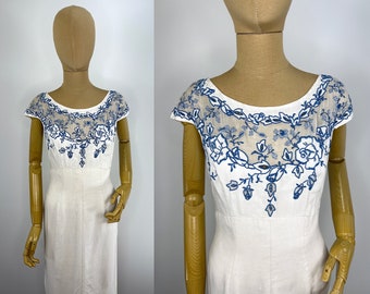 Vintage Late 1950s/Early 1960s Winter White Linen Sheath Dress With Blue Embroidered Lace. White Heavy Linen Embroidered Dress, Great Size!