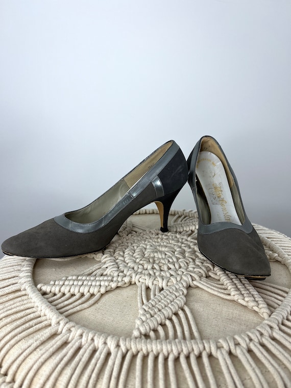 Vintage Late 1950s/Early 1960s Grey Two Tone Shoes.  Spike Heels with Pointed Toe.  Size 6