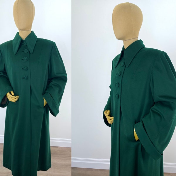 Vintage 1940s Emerald Green Wool Full Length Coat with Covered Buttons, Bound Buttonholes and Extended Collar by Wellmoor Original.