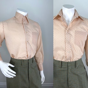 Vintage 1960s/1970s Men's Pale Peach Colored Oxford Shirt with Diamond Print by Envoy, Size 15/33