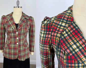 Vintage 1970s Red and Green Plaid Seersucker Blazer,  Handmade, Rounded Wide Collar.  Great Vintage Size!!