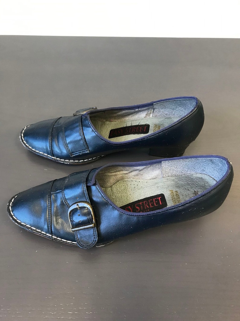 Vintage 1960s Easy Street Navy Blue Leather Shoes Size 75/8 image 3