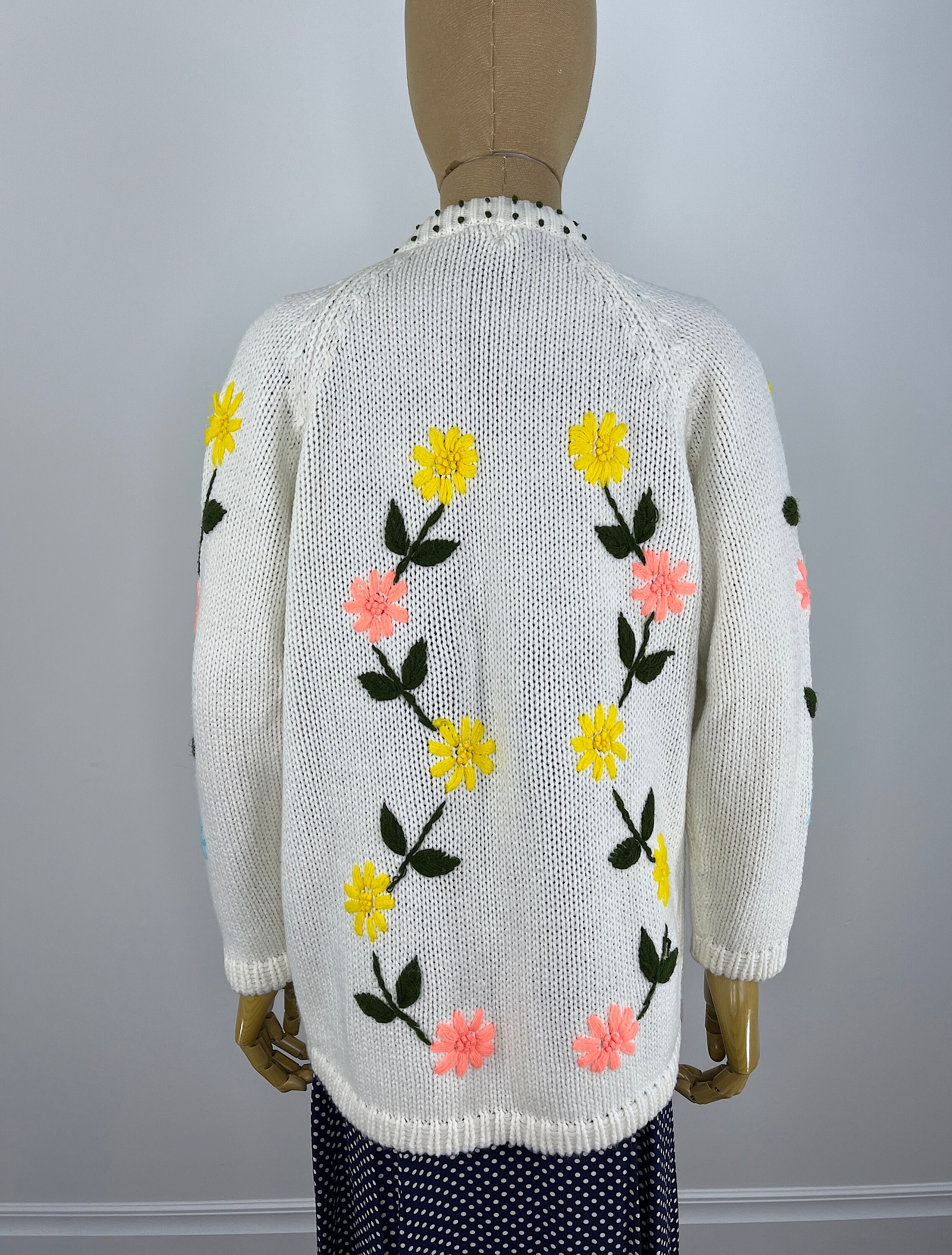 トップス 60s vintage cardigan Vintage 60s Cardigan Sweater Embroidered Flowers & Different
