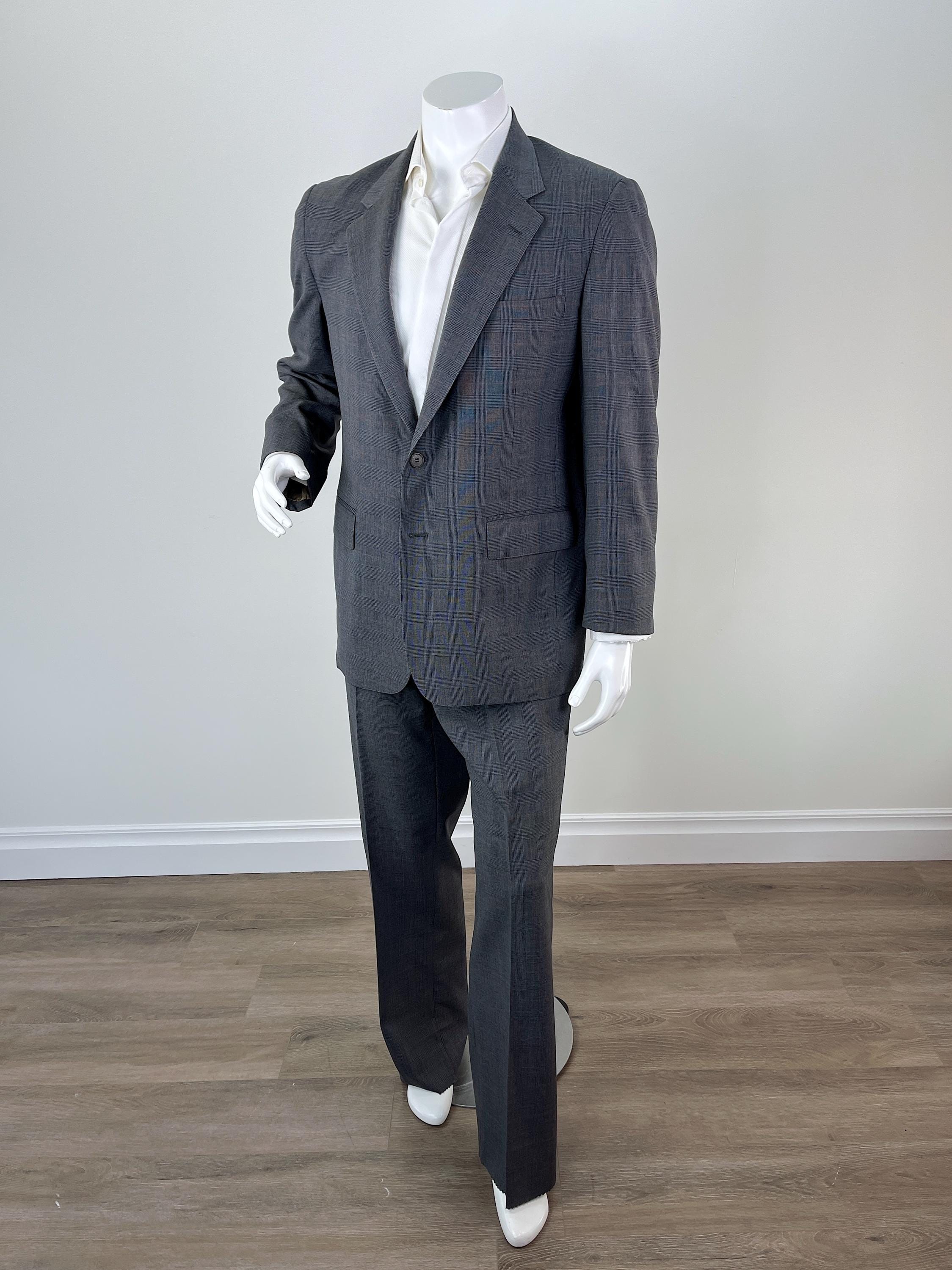 Vintage 1960s Men's Cool Grey Glen Plaid Suit by Crest Mark, 100% Wool. Vintage Men's Grey Glencheck Suit