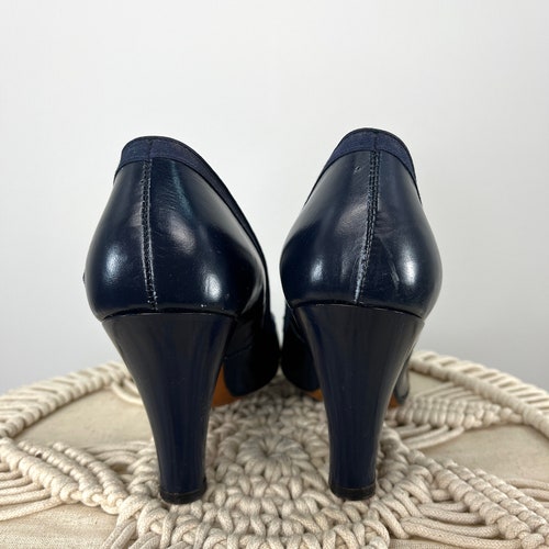 Vintage 1950s Navy Blue Leather Heels Size 6. selling Gorgeous 1940s Navy Blue Pumps. Vintage French Moderns Made in the U.S.A.