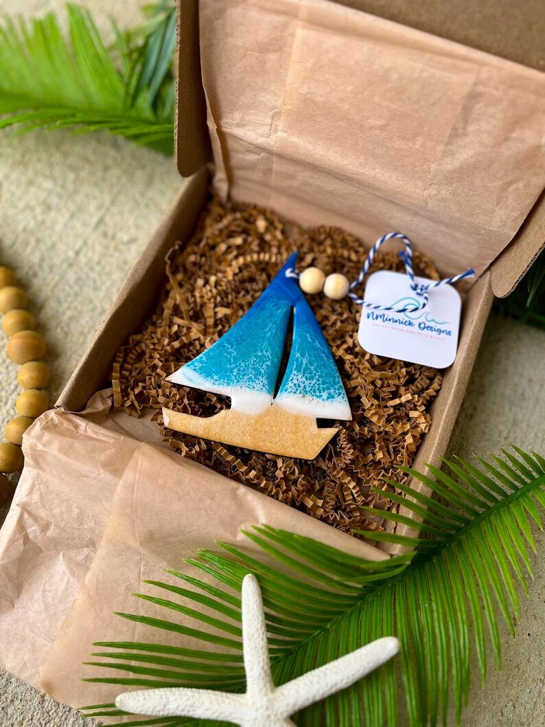 Sailboat Ocean Resin Ornament, Sailing Gift, Nautical Decor, Sailor Ornament, Ocean Wave Resin Art, Coastal Themed Gift imagem 10