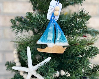 Sailboat Ocean Resin Ornament, Sailing Gift, Nautical Decor, Sailor Ornament, Ocean Wave Resin Art, Coastal Themed Gift