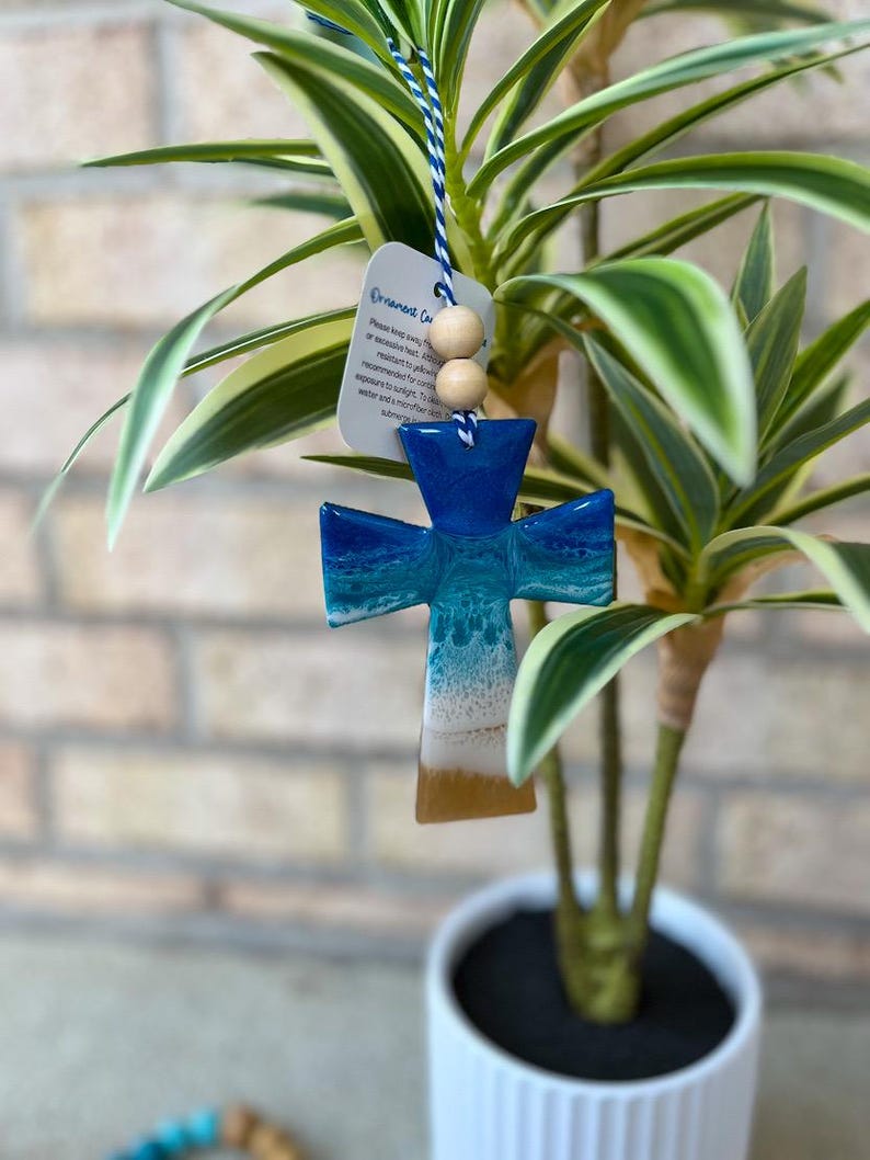 Beach Cross Christmas Ornament, Religious Ornament, Resin Ocean, Holiday Ornament, Baptism Gift, Confirmation Gift, afbeelding 6