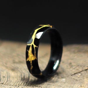 Kintsugi Gold Powder & Ebony Wooden Ring - Narrow Version