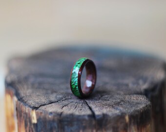 Walnut Wood Ring With Green Abalone Inlay, Wooden Ring with Shell, Tropical Ring, Wood Ring With Inlay