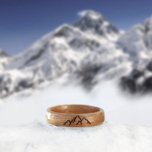Anillo de montaña de madera hecho a mano de madera de nogal, anillo de madera curvada de montaña