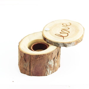 Scatola di gioielli incisa personalizzata personalizzata, incisione unica della scatola dell&#39;anello in legno, scatola dell&#39;anello rotonda, scatola dell&#39;anello incisa, scatola dell&#39;anello di compleanno