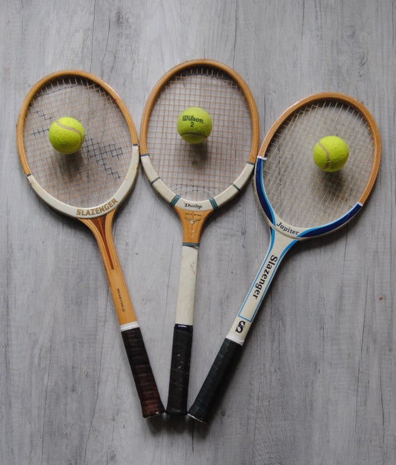 Raquettes De Tennis Et Objets De Balle Avec Ruban