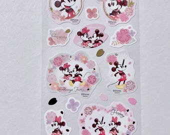 Pegatina de edición especial de Disney Mickey Mouse y Minnie Mouse en flor de cerezo
