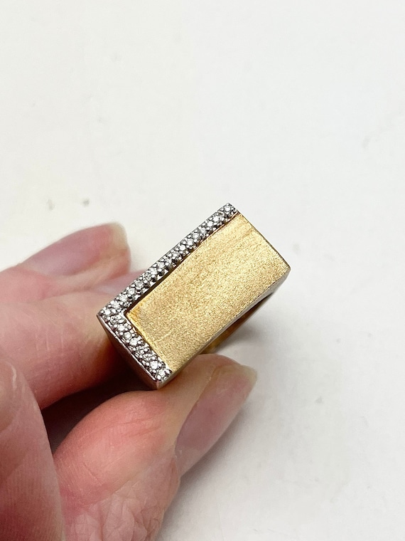 Large Rectangular 9ct Solid Gold Diamond Ring - image 6