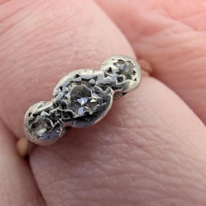 Vintage 9ct Gold & Platinum Trilogy Diamant Ring sku1915