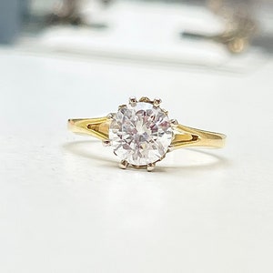 9ct Gold Vintage Sparkling Solitaire Ring