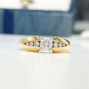 18ct 18k Solid Gold Vintage Diamond Solitaire Ring With Channel Set Diamond Accented Shoulders