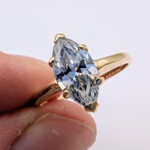 Vintage 9ct Gold Marquise Shaped Solitaire Ring sku1796