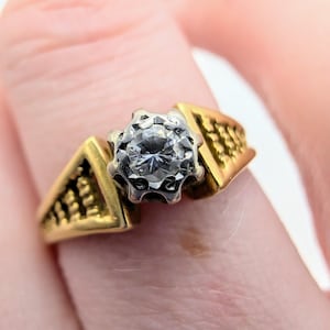 18ct Vintage Yellow Gold Diamond Solitaire Ring sku1627