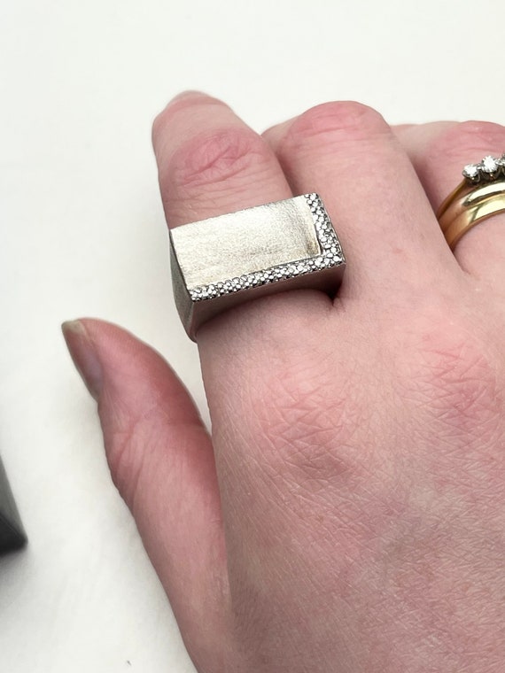 Large Rectangular 9ct Solid White Gold Diamond Ri… - image 3