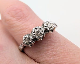 18ct Yellow Gold & Platinum Trilogy Diamond Ring sku1478