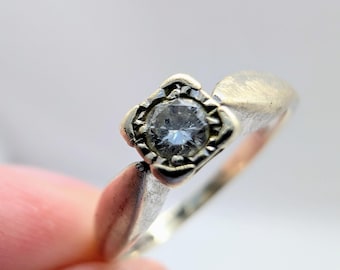 9 kt witgouden diamanten solitaire ring Artikelnummer: 1645
