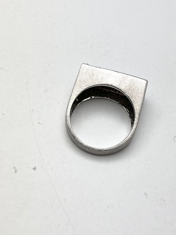 Large Rectangular 9ct Solid White Gold Diamond Ri… - image 2