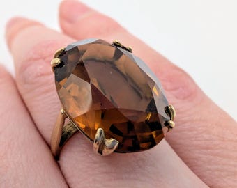 9 kt gouden statement rookkwarts solitaire ring Sku1874