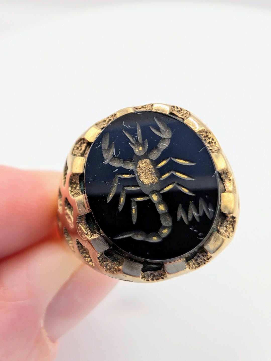 9ct ゴールド オニキス オーバル スコーピオン シグネット リング