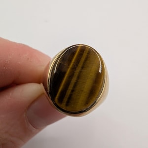 9ct Yellow Gold Vintage Tiger&#39;s Eye Oval Solitaire Ring Sku2035