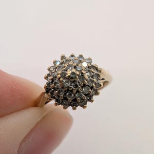 Anello vintage a grappolo in oro giallo 9 carati con diamanti Sku1979