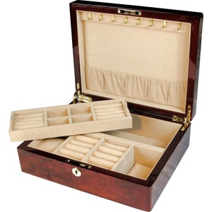 Hillwood watch box clearance