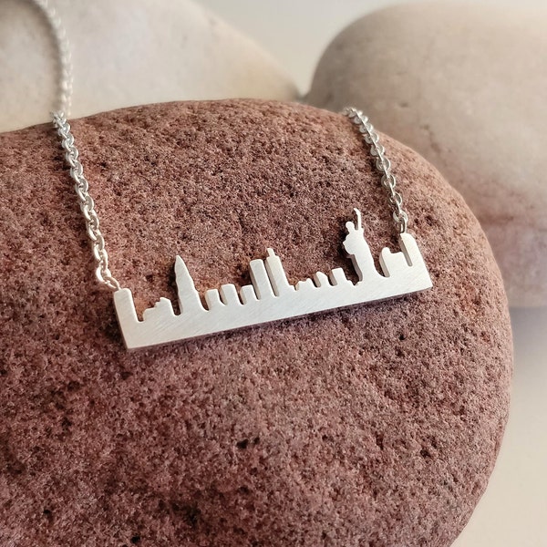 New York necklace, Statue of Liberty, NY city gifts, Love to travel, Traveler gifts, New York gifts, New York Skyline, Cityscape jewelry