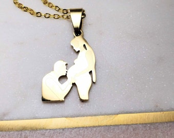 Mum to be necklace, Pregnant necklace, Expecting mum gift, New mum gift, Baby shower gift, Pregnancy announcement, New parents family gift