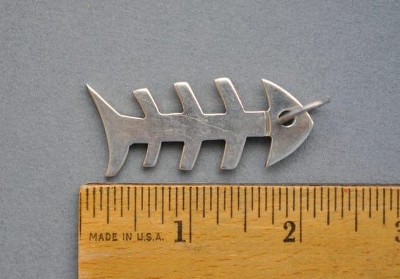 Vintage Sterling silver fishbone pendant (Taxco) View 5