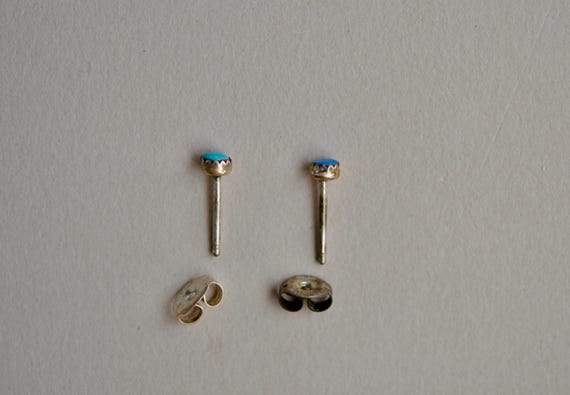 Vintage Native American tiny stud earrings mismat… - image 4