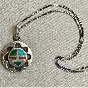 Vintage Native American small "Sunface" pendant with multi stone inlay (with chain)
