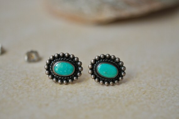 Vintage Native American turquoise earrings oval s… - image 2