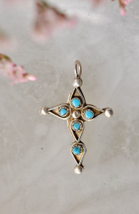 Native American Amazing Vintage Signed Santo Domingo Coral Sterling Silver Cross Earrings Native American Amazing Vintage Signed Santo Domingo Coral Sterling Silver Cross Earrings