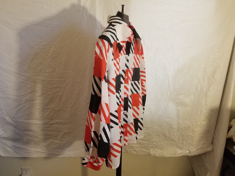 Vintage 1970/'s Sears Size Large Womens Button Down Long Sleeve Top With Butterfly Collar White Red And Black Box Design All Over Print EUC