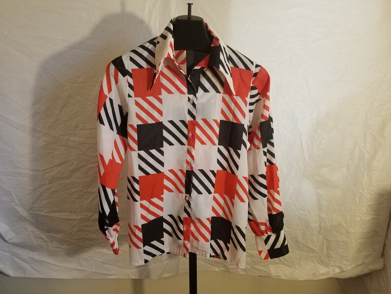 Vintage 1970/'s Sears Size Large Womens Button Down Long Sleeve Top With Butterfly Collar White Red And Black Box Design All Over Print EUC