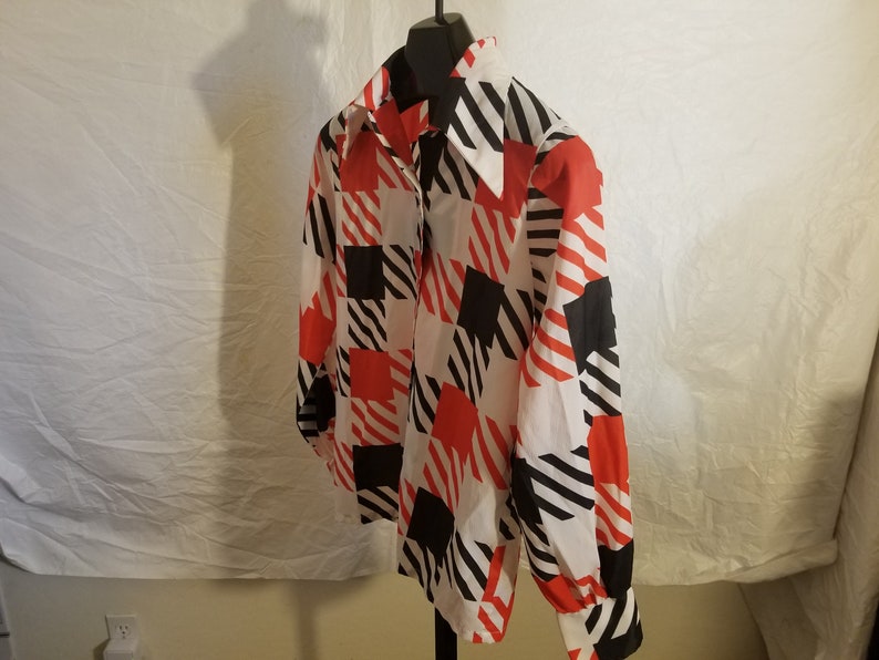 Vintage 1970/'s Sears Size Large Womens Button Down Long Sleeve Top With Butterfly Collar White Red And Black Box Design All Over Print EUC
