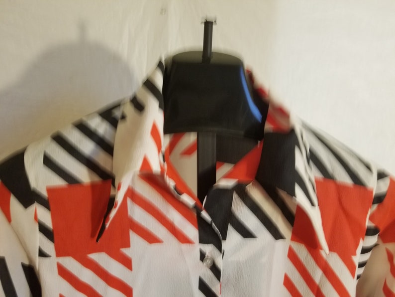 Vintage 1970/'s Sears Size Large Womens Button Down Long Sleeve Top With Butterfly Collar White Red And Black Box Design All Over Print  EUC