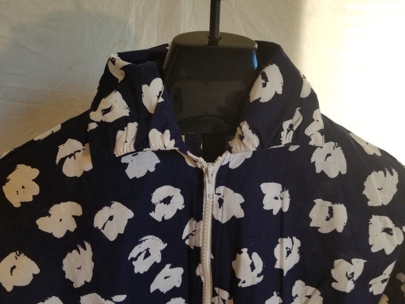 Vintage Christenfeld Of California Size Large 1970s Zipper Down Blue With White Floral Desings Shirt Jacket With Collar Vintage Liteweight