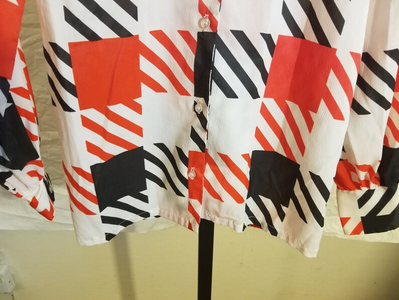 Vintage 1970/'s Sears Size Large Womens Button Down Long Sleeve Top With Butterfly Collar White Red And Black Box Design All Over Print EUC