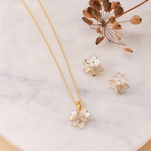 Forget me not Necklace And Earring/ Dainty Jewellery/ Wedding jewellery Set/ Flower jewellery/ Bridesmaid gift/Gift for her/Bridal Jewellery Set w/ stud earring