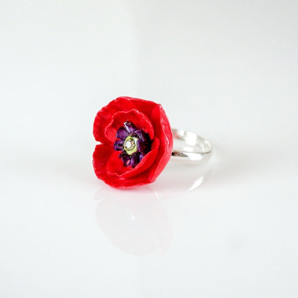 Anneau de coquelicot rouge en porcelaine/ Anneau de coquelicot/ Anneau/ Anneau de porcelaine/ Coquelicot rouge/ Anneau de fleur/ Bijoux de fleur/ Anneau d'empilage