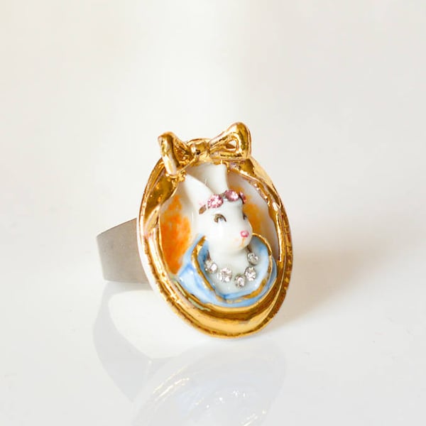 Small Porcelain Rabbit Cameo Ring/ oval shape ring/ rabbit ring/ Cameo ring/ wonderland ring/bunny ring/ bunny/ rabbit/ Animal ring